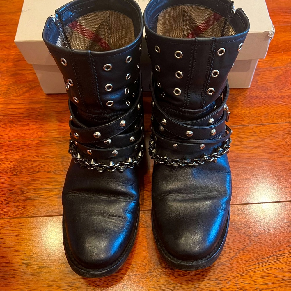 Burberry stud boots - size 40/10